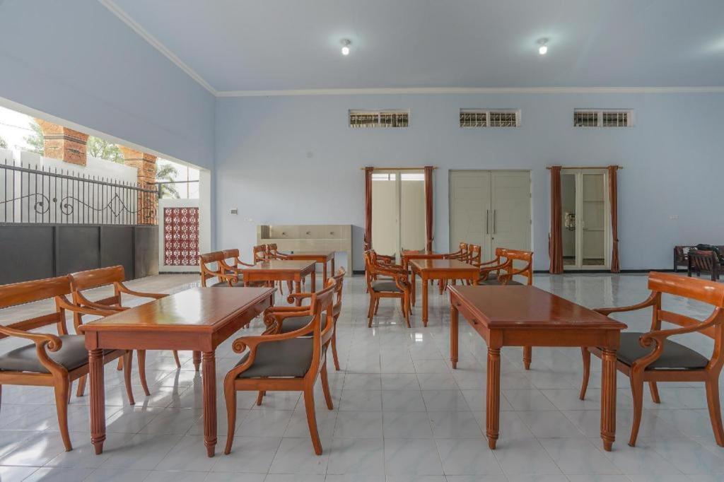 Oyo 477 Raka Residence Syariah Purwoharjo Banyuwangi Banyuwangi (East Java) Exterior foto