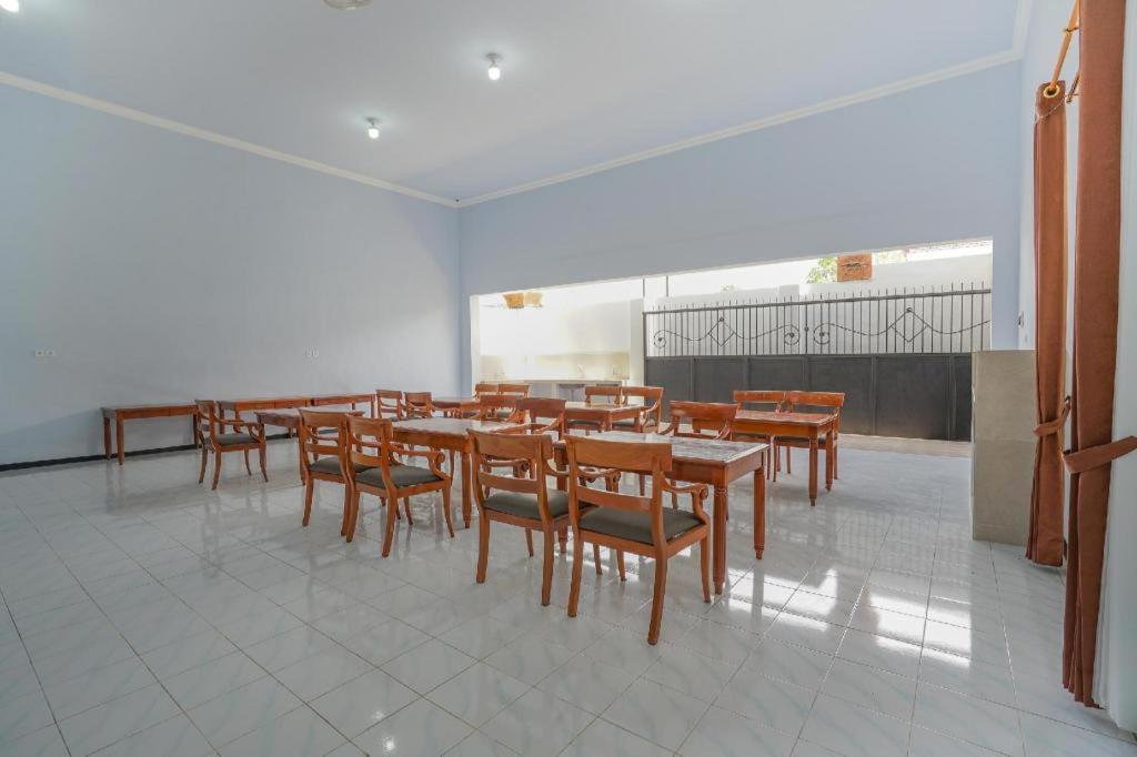 Oyo 477 Raka Residence Syariah Purwoharjo Banyuwangi Banyuwangi (East Java) Exterior foto