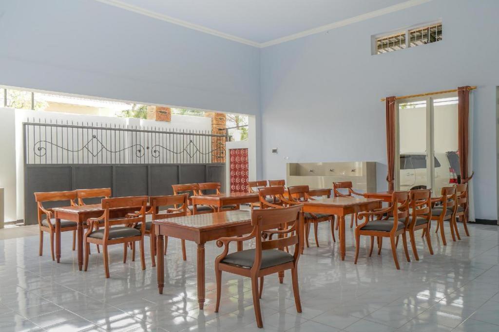 Oyo 477 Raka Residence Syariah Purwoharjo Banyuwangi Banyuwangi (East Java) Exterior foto