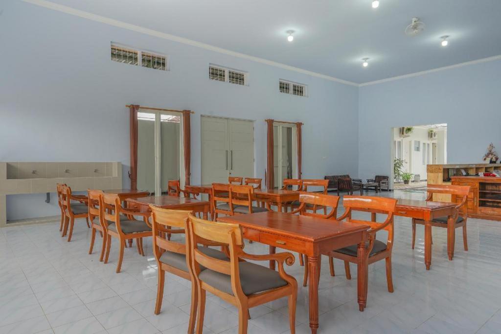 Oyo 477 Raka Residence Syariah Purwoharjo Banyuwangi Banyuwangi (East Java) Exterior foto
