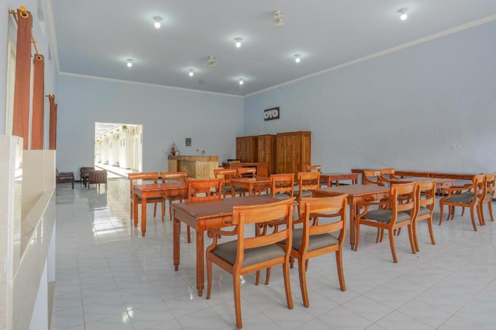 Oyo 477 Raka Residence Syariah Purwoharjo Banyuwangi Banyuwangi (East Java) Exterior foto